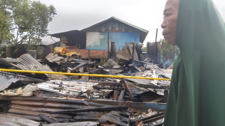 7 Rumah Habis Terbakar Di RT 2 Karang Anyar Pantai