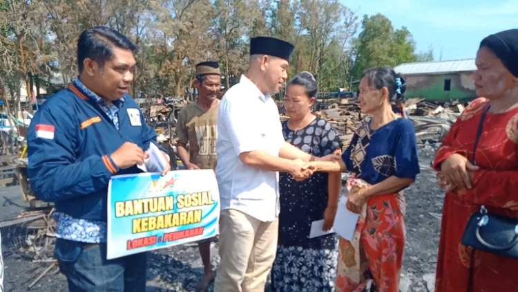 H. Momo “MBU” Bersama IJTI Kaltara Salurkan Bantuan Untuk Korban Kebakaran Tarakan