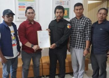 Relawan KHARISMA Laporkan 2 Pemilik Akun Sosmed ke Bawaslu, Diduga Sebar Konten Black Campaign