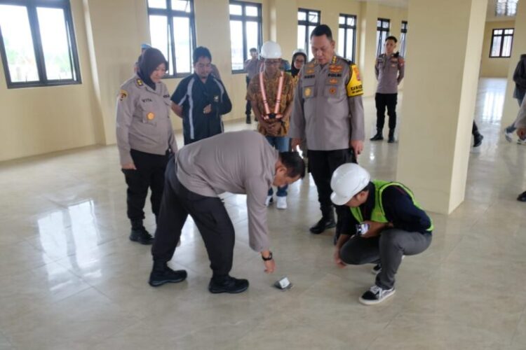 Kapolda Kaltara Irjen Pol Hary Sudwijanto Lakukan Pengecekan Barak Dalmas Polda Kaltara yang Telah Selesai Dibangun