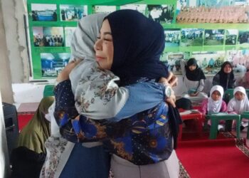 Bertemu Anak Panti Asuhan, Hj. Rahmawati Tak Kuasa Tahan Air Mata