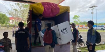 H-1 Pencoblosan, Polda Kaltara Laksanakan Pengamanan dan Pengawalan Pendistribusian Logistik Pilkada