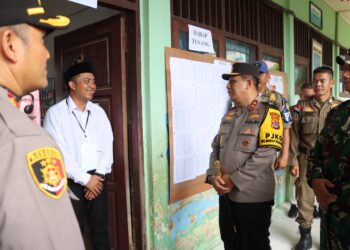 Kapolda Kaltara Bersama Instansi Terkait  Monitoring Proses Pemungutan Suara Pilkada 2024 di Seluruh Kabupaten/Kota Provinsi Kaltara
