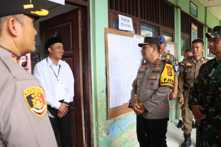 Kapolda Kaltara Bersama Instansi Terkait Monitoring Proses Pemungutan Suara Pilkada 2024 di Seluruh Kabupaten/Kota Provinsi Kaltara