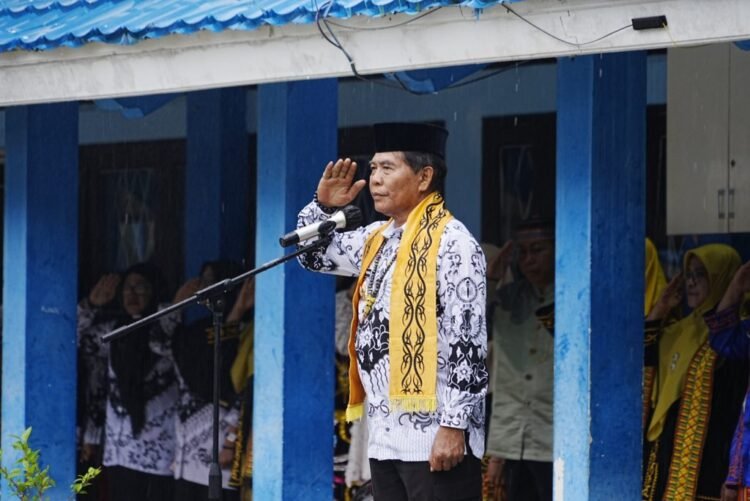 Peringatan Hari Guru, Gubernur Sampaikan Upaya Pemerintah Beri Perlindungan Pada Pendidik