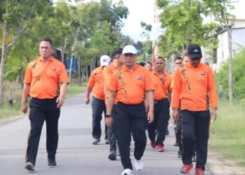Jum’at Sehat, Kapolda Didampingi PJU dan Personel Jaga Kebugaran Dengan Jalan Santai