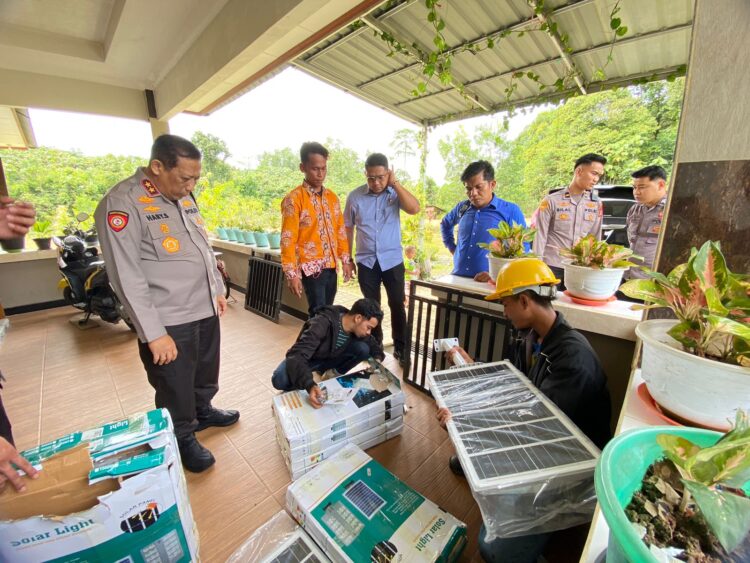 Kapolda Berikan Bantuan Pemasangan Lampu Penerangan Jalan untuk Panti Asuhan dan SLB “Karya Murni”k