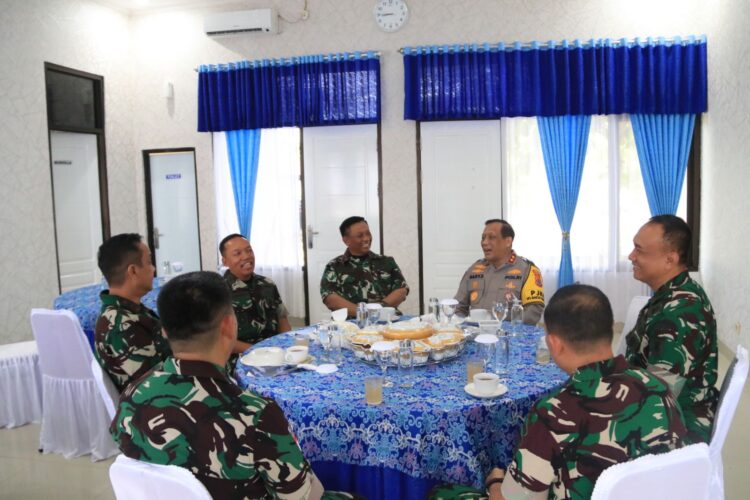 Kapolda Kaltara Coffee Morning Bersama Unsur TNI di Lanud Anang Busra, Pastikan Keamanan Nataru