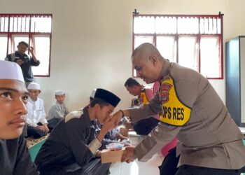 Aksi Jumat Berbagi, Makan Sehat dan Bergizi Polres Tana Tidung