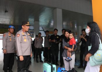 Pastikan Kemanan Jelang Nataru, Kapolda Kaltara Sapa Penumpang Speed Boad di Pelabuhan Tengkayu 1