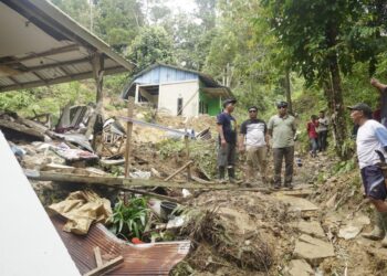 Gubernur Zainal Tinjau dan Beri Bantuan Pada Korban Bencana Longsor dan Kebakaran
