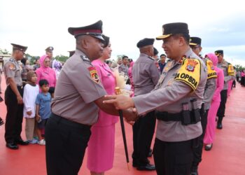 Pimpin Upacara Kenaikan Pangkat, Kapolda Tekankan Untuk Tingkatkan Kinerja