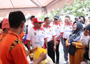 HUT ke -7, Kapolda Kaltara Ringankan Beban Masyarakat Dengan Pasar Murah