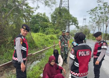 Dit. Samapta Polda Kaltara Beraksi Cepat Tolong Pengendara R2 yang Out Off Control