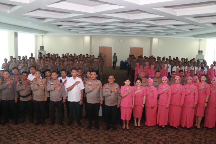 Peran Keluarga dalam Mendukung Tugas Polri Jadi Arahan Kapolda dan Ibu Bayangkari Saat di Polres KTT