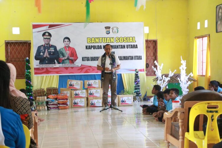 Kapolda Kaltara dan Ketua Bhayangkari Daerah Kaltara Berbagi Kasih dengan Anak-Anak Yayasan Santo Gabriel