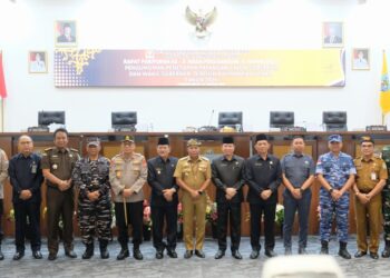 Kapolda Hadiri Langsung Pengumuman Gubernur dan Wakil Gubernur Terpilih di  Rapat Paripurna DPRD Provinsi Kaltara