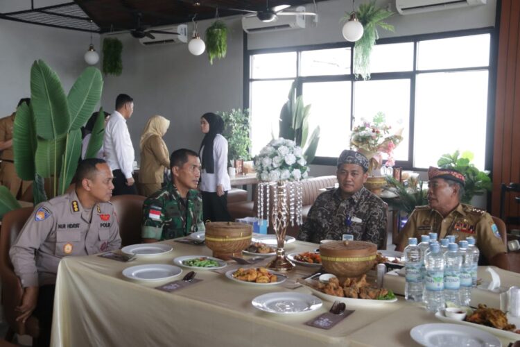 Kabid Keu Polda Kaltara Menghadiri Kenal Pamit Kepala Perwakilan BI Prov. Kaltara