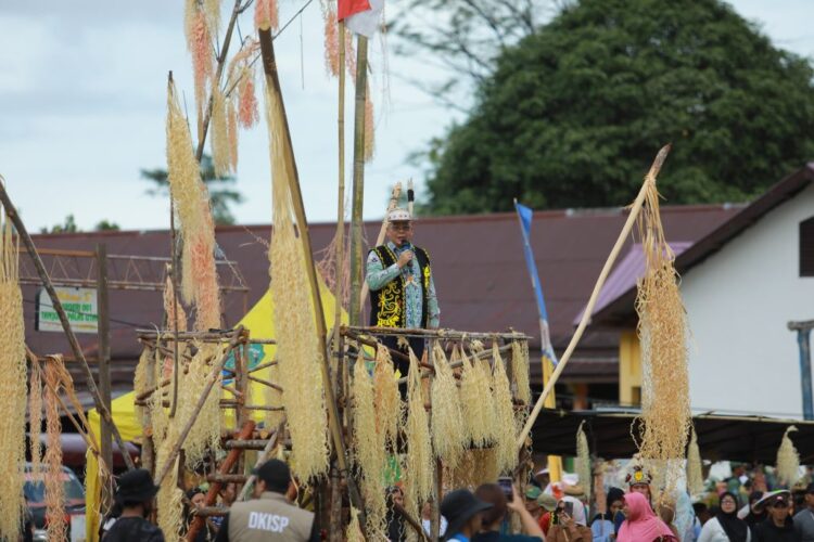Pesta Budaya Meja Panjang, Ajang Pelestarian Tradisi Silaturahmi di Kaltara