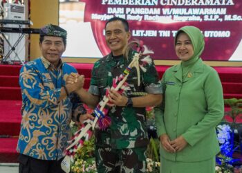 Gubernur Hadiri Pisah Sambut Pangdam VI/Mulawarman di Makodam VI/Mulawarman