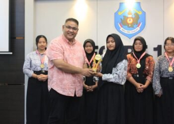 Teguh Santosa Apresiasi Prestasi Pelajar Batam Berhasil Terbitkan 4 Karya Tulis Go Nasional