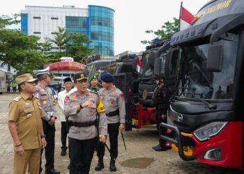 Gubernur Bersama Kapolda Kaltara Pimpin Apel Gelar Pasukan Operasi Ketupat Kayan 2025