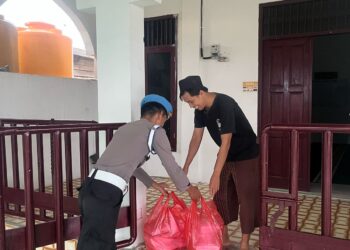 Kegiatan Bidpropam Polda Kaltara: Berbagi Berkah Ramadhan di Mushola Darul Muttaqim Tanjung Selor