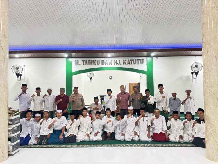 TNI Polri dan Kejaksaan Kompak Buka Puasa Bersama di Pondok Pesantren DDI