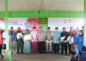 Kompak Kapolda, Ketua Bayangkari Kaltara didampingi Bupati bersama BEM Berbagi dan Bakti Kesehatan