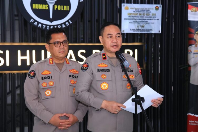Polri Gelar Salat Gaib untuk Tiga Anggota yang Gugur dalam Tugas di Way Kanan