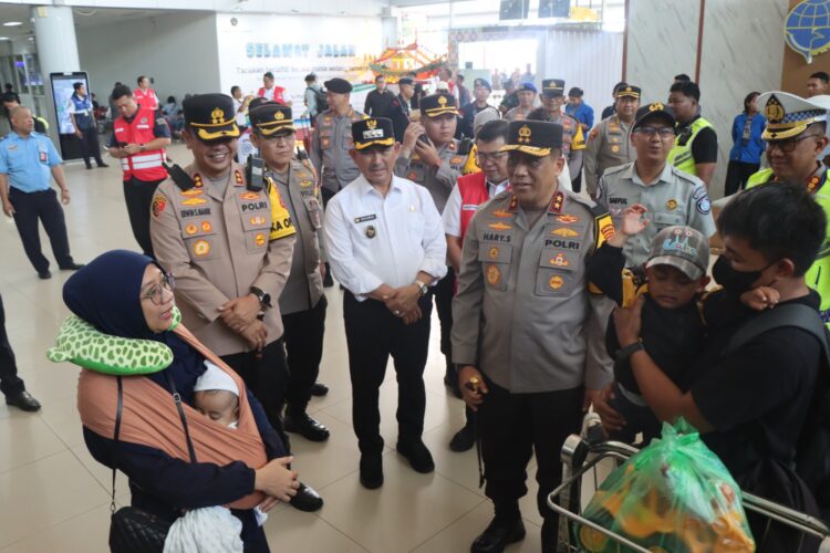 Tinjau Pos Pengamanan, Kapolda Kaltara Pastikan Pelayanan Mudik Berjalan dengan Baik