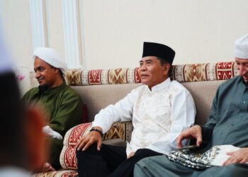 Bersama Ribuan Abnaulkhairaat, Gubernur Zainal Hadiri Haul Guru Tua ke-57
