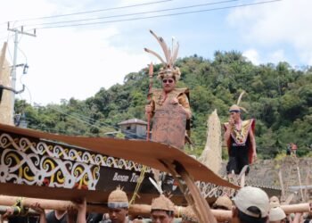Kunjungan Perdana, Wagub Ingkong Disambut Meriah Masyarakat Apau Kayan