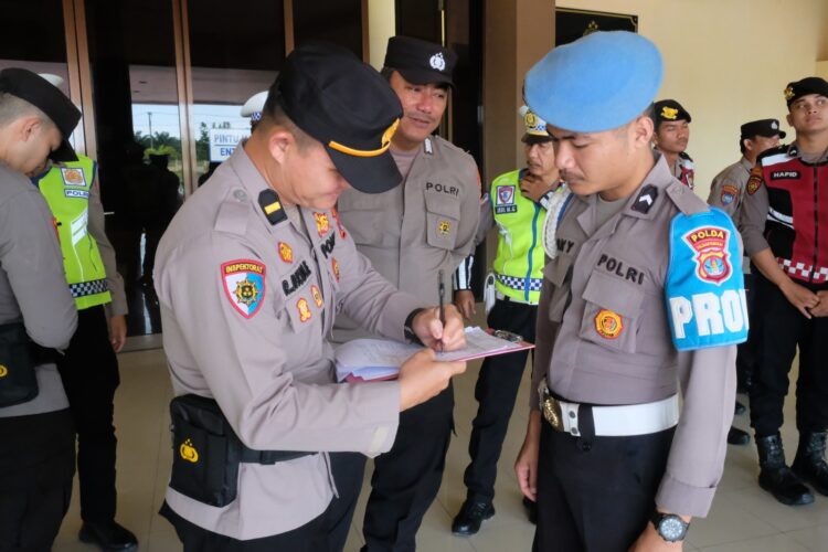 Subsatgas Propam Lakukan Pemeriksaan Personel dalam Operasi Ketupat Kayan 2025