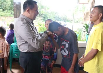 Bersama Anak Spesial, Kapolda Kaltara Tebar Kasih dan Kebahagiaan di SLB Karya Murni
