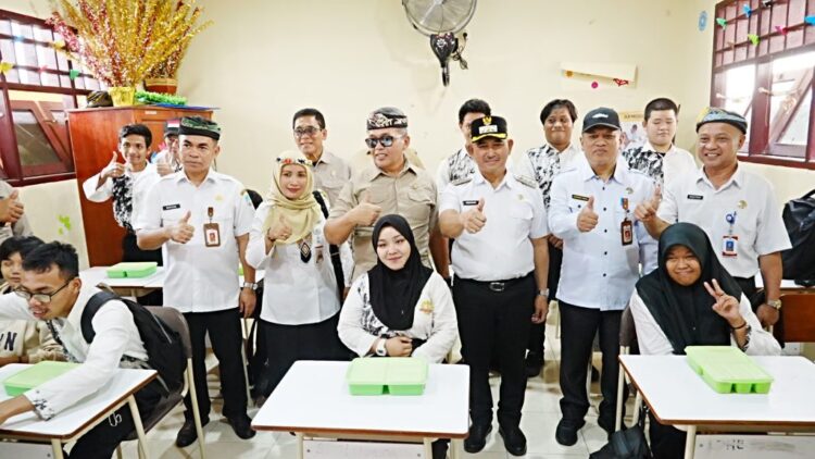 Plt. Deputi I Kepala Staf Kepresidenan KSP Tinjau Program MBG Kota Tarakan