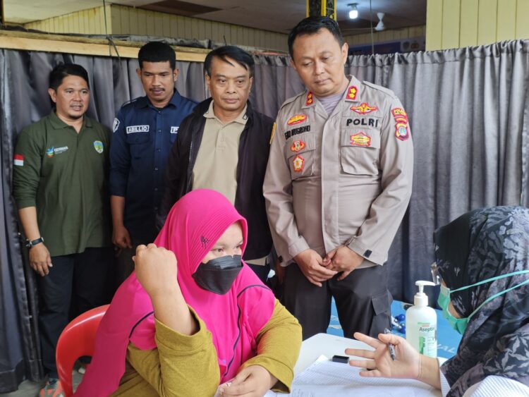 Sambut HUT Bhayangkara ke-79, Polres Tana Tidung dan Pemerintah Kabupaten Tana Tidung Gelar Bakti Kesehatan, Sunatan Massal, dan Bansos