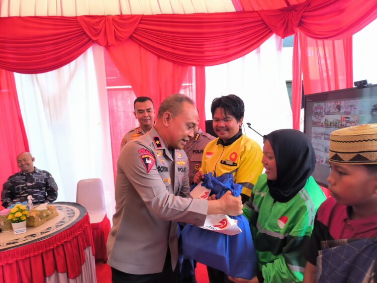 Sambut HUT Bhayangkara Ke-79, Polres Tarakan Gelar Bakti Kesehatan dan berikan paket sembako kepada komunitas ojol