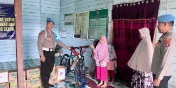 Personel Bidpropam Polda Kaltara Berikan Bantuan Sosial ke Panti dan Pesantren Dalam Rangka Hari Bhayangkara ke-79