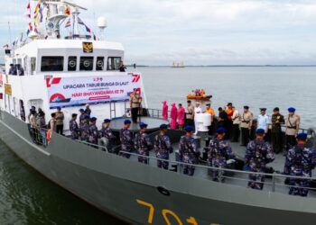 Ditpolairud Polda Kaltara Gelar Upacara Tabur Bunga di Laut Menjelang Hari Bhayangkara ke-79 Tahun 2025