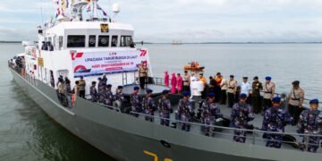 Ditpolairud Polda Kaltara Gelar Upacara Tabur Bunga di Laut Menjelang Hari Bhayangkara ke-79 Tahun 2025