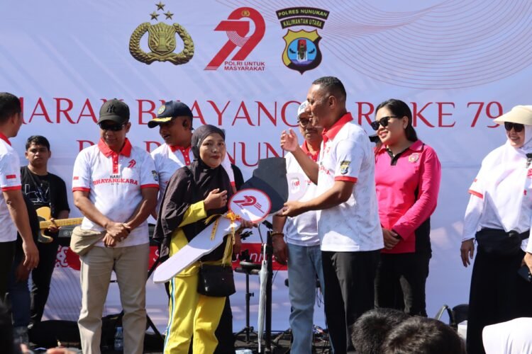 Polres Nunukan Gelar Jalan Santai dan Layanan Gratis Sambut Hari Bhayangkara ke-79