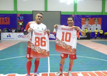 Duet Gubernur Zainal Dan Gonzales, Meriahkan Penutupan Turnamen Futsal Piala Gubernur Antar Pelajar 2025