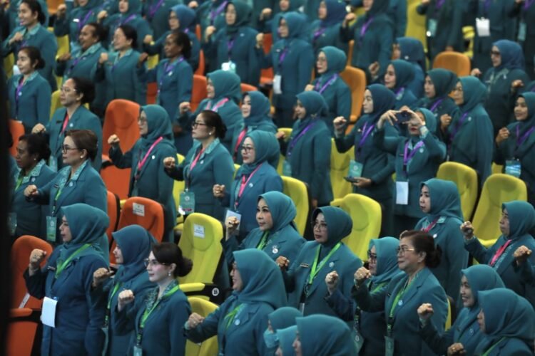 TP-PKK Kaltara Bersama Ribuan Kader Bentuk Tiga Pilar Gerakan Nasional Di Samarinda