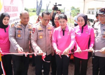 Semangat Hari Bhayangkara, Kapolda Resmikan Berbagi Fasum Untuk Desa Tanjung Buka