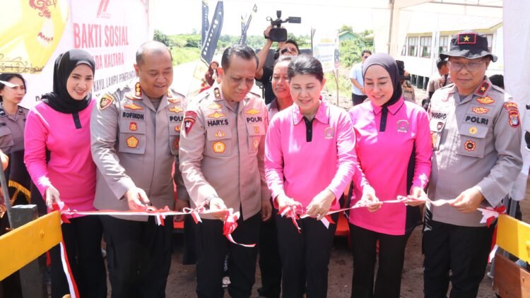 Semangat Hari Bhayangkara, Kapolda Resmikan Berbagi Fasum Untuk Desa Tanjung Buka