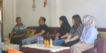 Kapolda Kaltara Jenguk Personel Polres Tarakan yang Sakit dan Berikan Apresiasi atas Loyalitasnya
