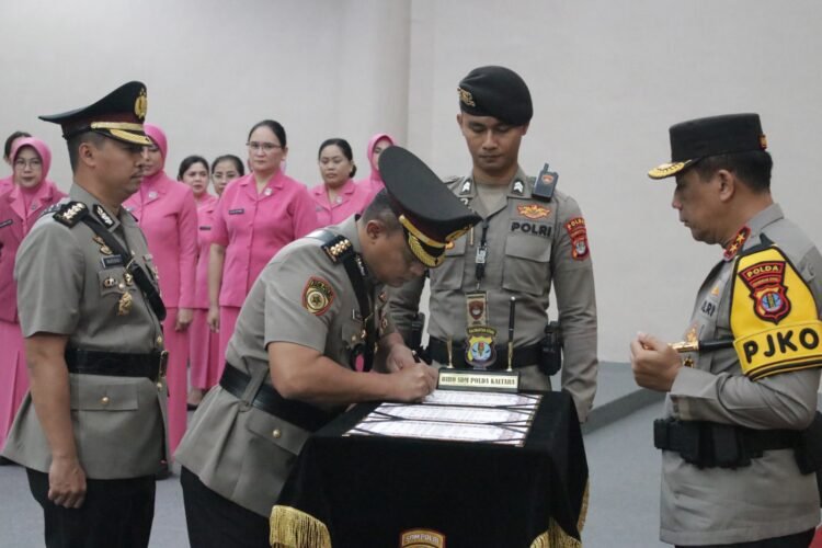 Kapolda Kaltara Pimpin Sertijab Karo SDM Polda Kaltara