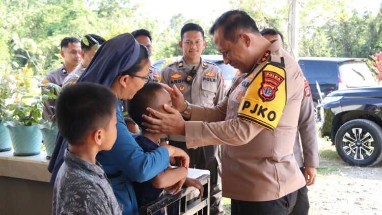Kapolda Kaltara Berbagi Kebahagiaan dengan Anak-Anak SLB Keuskupan Tanjung Selor