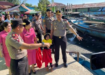Kapolres Tarakan Dampingi Kapolda Kaltara Launching Kampung tematik Warna – Warni Selumit Pantai